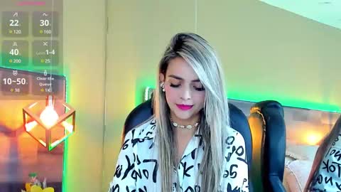 Snapshot of maylinfox chatting on 01-16-25, 01:04 MaylinFox online show from 01-16-25, 01:04