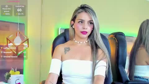 Snapshot of maylinfox chatting on 01-18-25, 06:10 MaylinFox online show from 01-18-25, 06:10