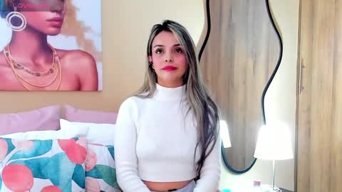 Snapshot of maylinfox chatting on 02-19-25, 04:55 MaylinFox online show from 02-19-25, 04:55