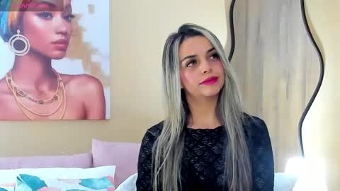 Snapshot of maylinfox chatting on 02-25-25, 02:14 MaylinFox online show from 02-25-25, 02:14