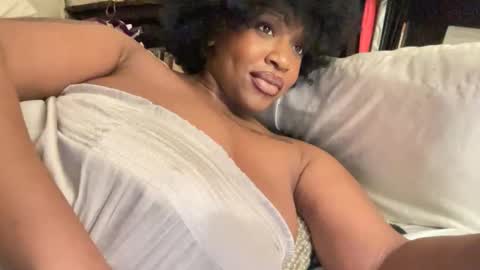 Snapshot of mayluvsu chatting on 03-15-26, 04:18 mayluvsu online show from 03-15-26, 04:18