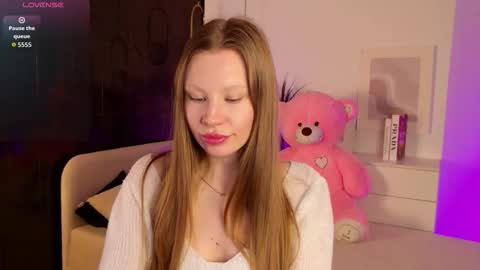 Snapshot of maymurr chatting on 03-16-26, 04:00 May online show from 03-16-26, 04:00