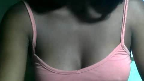 Snapshot of mayolu586 chatting on 05-18-26, 05:13 Maya online show from 05-18-26, 05:13