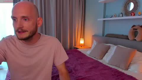 Angie  Alex online show from 03-08-25, 08:22