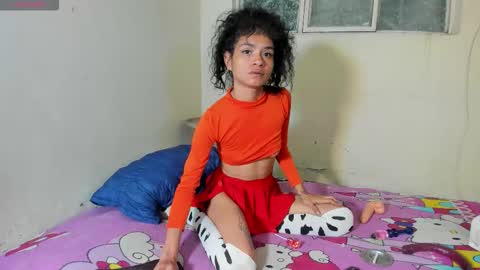 Snapshot of mayskinnyx chatting on 02-25-26, 04:55 mayskinnyx online show from 02-25-26, 04:55