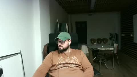 Snapshot of maythe4bwu chatting on 12-15-24, 02:05 maythe4bwu online show from 12-15-24, 02:05