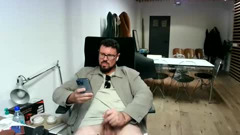 Snapshot of maythe4bwu chatting on 09-30-25, 10:59 maythe4bwu online show from 09-30-25, 10:59