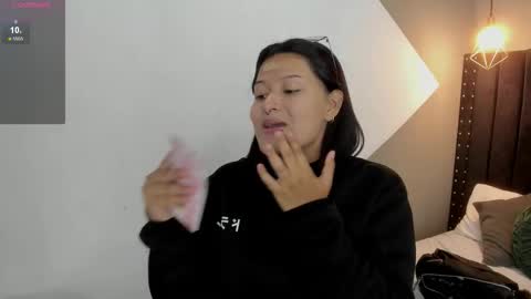 Mayu KIm online show from 11-23-25, 11:21