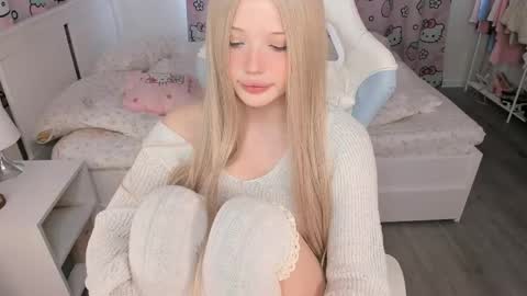  Mila  online show from 04-25-26, 07:22