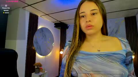 Camila online show from 07-30-26, 12:04