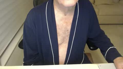 Snapshot of mbeastie chatting on 01-07-26, 03:42 Beastie online show from 01-07-26, 03:42