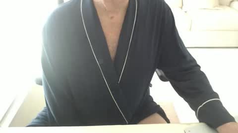 Snapshot of mbeastie chatting on 01-07-26, 04:42 Beastie online show from 01-07-26, 04:42