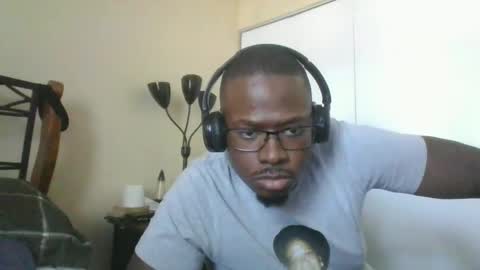 Snapshot of mbsupreme chatting on 09-14-25, 08:41 Mark online show from 09-14-25, 08:41