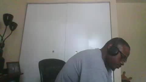 Snapshot of mbsupreme chatting on 09-25-25, 04:43 Mark online show from 09-25-25, 04:43