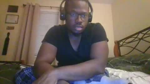 Snapshot of mbsupreme chatting on 10-17-25, 04:37 Mark online show from 10-17-25, 04:37