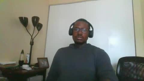 Snapshot of mbsupreme chatting on 10-22-25, 07:13 Mark online show from 10-22-25, 07:13