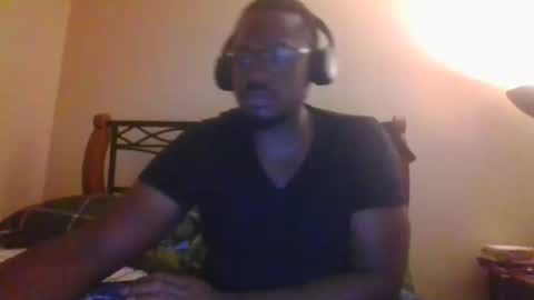 Snapshot of mbsupreme chatting on 11-01-25, 02:57 Mark online show from 11-01-25, 02:57