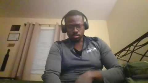 Snapshot of mbsupreme chatting on 12-13-25, 10:59 Mark online show from 12-13-25, 10:59