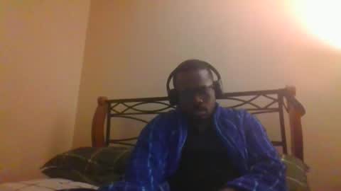 Snapshot of mbsupreme chatting on 12-16-25, 04:50 Mark online show from 12-16-25, 04:50