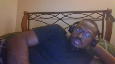 Snapshot of mbsupreme chatting on 12-18-25, 04:29 Mark online show from 12-18-25, 04:29