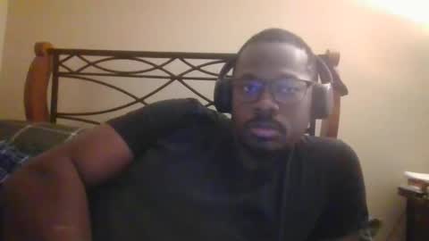 Snapshot of mbsupreme chatting on 12-23-25, 05:27 Mark online show from 12-23-25, 05:27