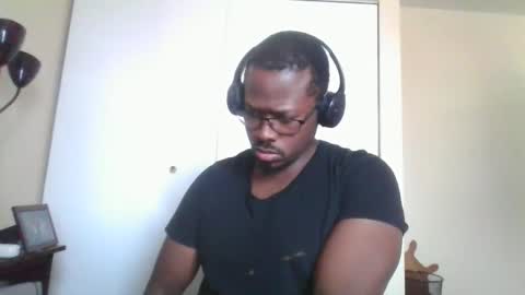 Snapshot of mbsupreme chatting on 01-06-26, 06:44 Mark online show from 01-06-26, 06:44