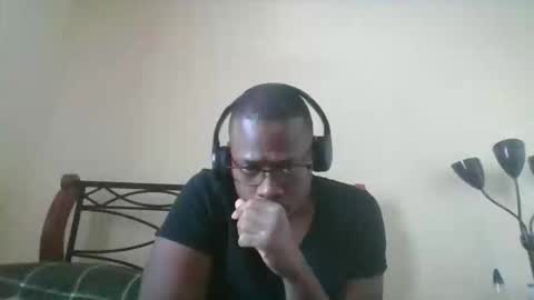 Snapshot of mbsupreme chatting on 01-15-26, 02:54 Mark online show from 01-15-26, 02:54