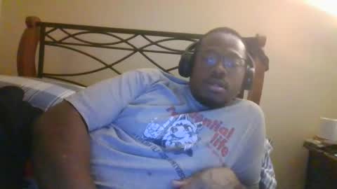 Snapshot of mbsupreme chatting on 02-16-26, 04:30 Mark online show from 02-16-26, 04:30