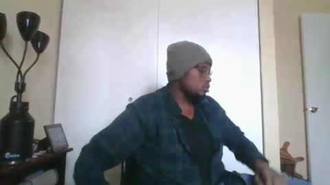 Snapshot of mbsupreme chatting on 02-17-26, 06:03 Mark online show from 02-17-26, 06:03