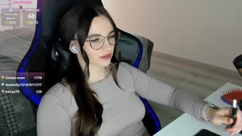 Snapshot of mcfly_11 chatting on 03-09-25, 09:02 mcfly_11 online show from 03-09-25, 09:02