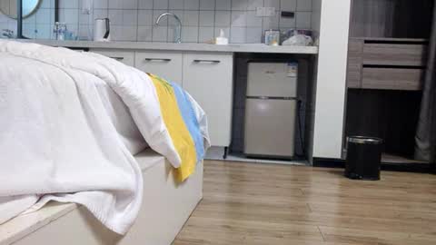 Snapshot of mcfuyu24582 chatting on 02-04-26, 12:00 Fuyu online show from 02-04-26, 12:00