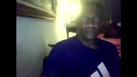Snapshot of mcgreendevillovesomecock chatting on 11-17-25, 04:40 Chillbating online show from 11-17-25, 04:40