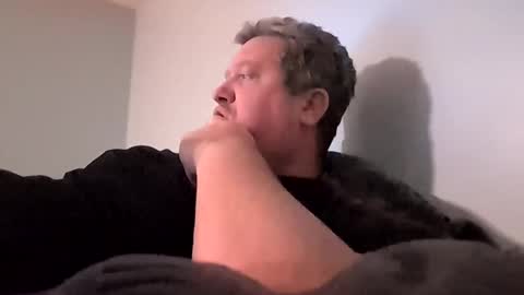 Snapshot of mckhero chatting on 12-21-25, 02:30 Sean online show from 12-21-25, 02:30