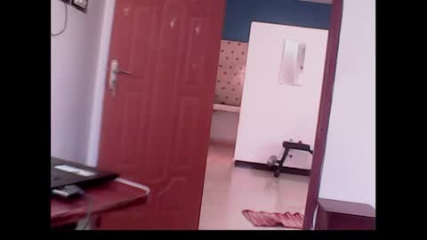 Snapshot of me_hai12 chatting on 12-04-24, 01:36 me_hai12 online show from 12-04-24, 01:36