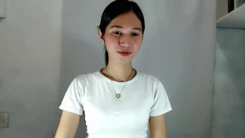 Snapshot of meagan_curtis chatting on 12-21-25, 10:22 megan curtis online show from 12-21-25, 10:22