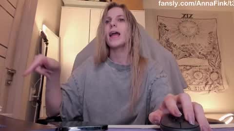 Snapshot of meandmaboy chatting on 03-22-26, 07:28 Anna online show from 03-22-26, 07:28