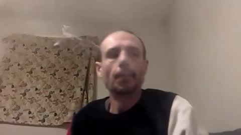 Snapshot of meanfinger chatting on 02-23-26, 07:06 Jizzy online show from 02-23-26, 07:06