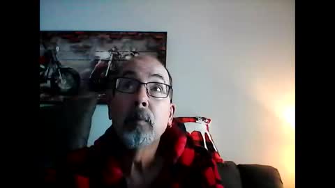 me at home online show from 01-04-25, 04:32