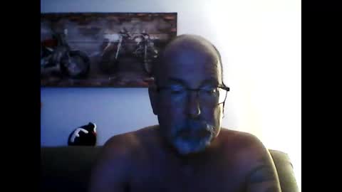 me at home online show from 11-07-25, 05:18