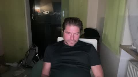 Snapshot of medeinoe chatting on 01-20-25, 06:43 medeinoe online show from 01-20-25, 06:43
