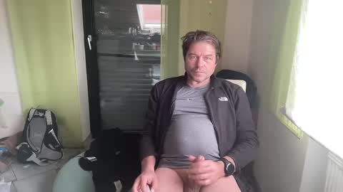 Snapshot of medeinoe chatting on 01-29-25, 02:10 medeinoe online show from 01-29-25, 02:10