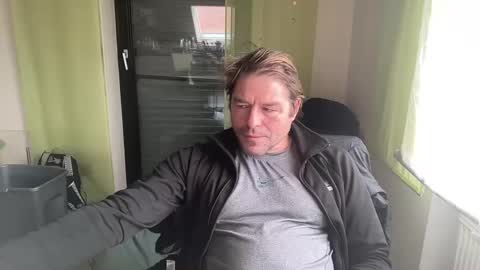 Snapshot of medeinoe chatting on 01-30-25, 11:22 medeinoe online show from 01-30-25, 11:22