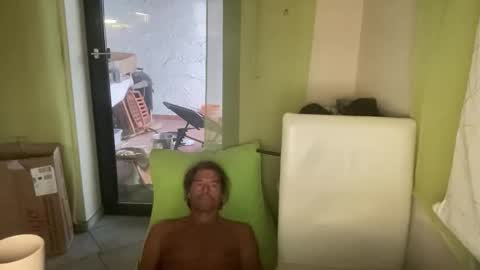 Snapshot of medeinoe chatting on 10-06-25, 05:27 medeinoe online show from 10-06-25, 05:27