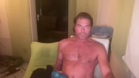 Snapshot of medeinoe chatting on 10-31-25, 07:37 medeinoe online show from 10-31-25, 07:37