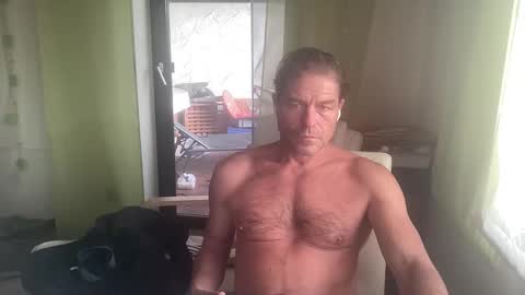 Snapshot of medeinoe chatting on 12-18-25, 02:45 medeinoe online show from 12-18-25, 02:45