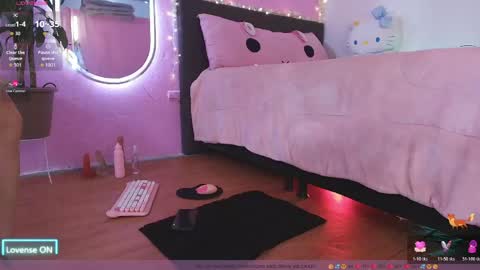 Snapshot of meegan_foxy_ chatting on 05-14-26, 12:12 Im Megan online show from 05-14-26, 12:12