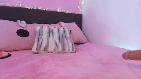 Snapshot of meegan_foxy_ chatting on 06-02-26, 01:35 Im Megan online show from 06-02-26, 01:35