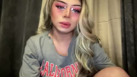 Snapshot of meetmehalfway888 chatting on 09-21-25, 12:29 GODDESS OF ALL GODDESSES online show from 09-21-25, 12:29