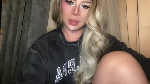 Snapshot of meetmehalfway888 chatting on 01-13-26, 05:13 GODDESS OF ALL GODDESSES online show from 01-13-26, 05:13