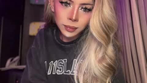 Snapshot of meetmehalfway888 chatting on 03-10-26, 03:06 GODDESS OF ALL GODDESSES online show from 03-10-26, 03:06